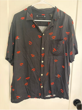 AllSaints Black Red Lips Cigarette Print Short Sleeve Shirt Men's Size L